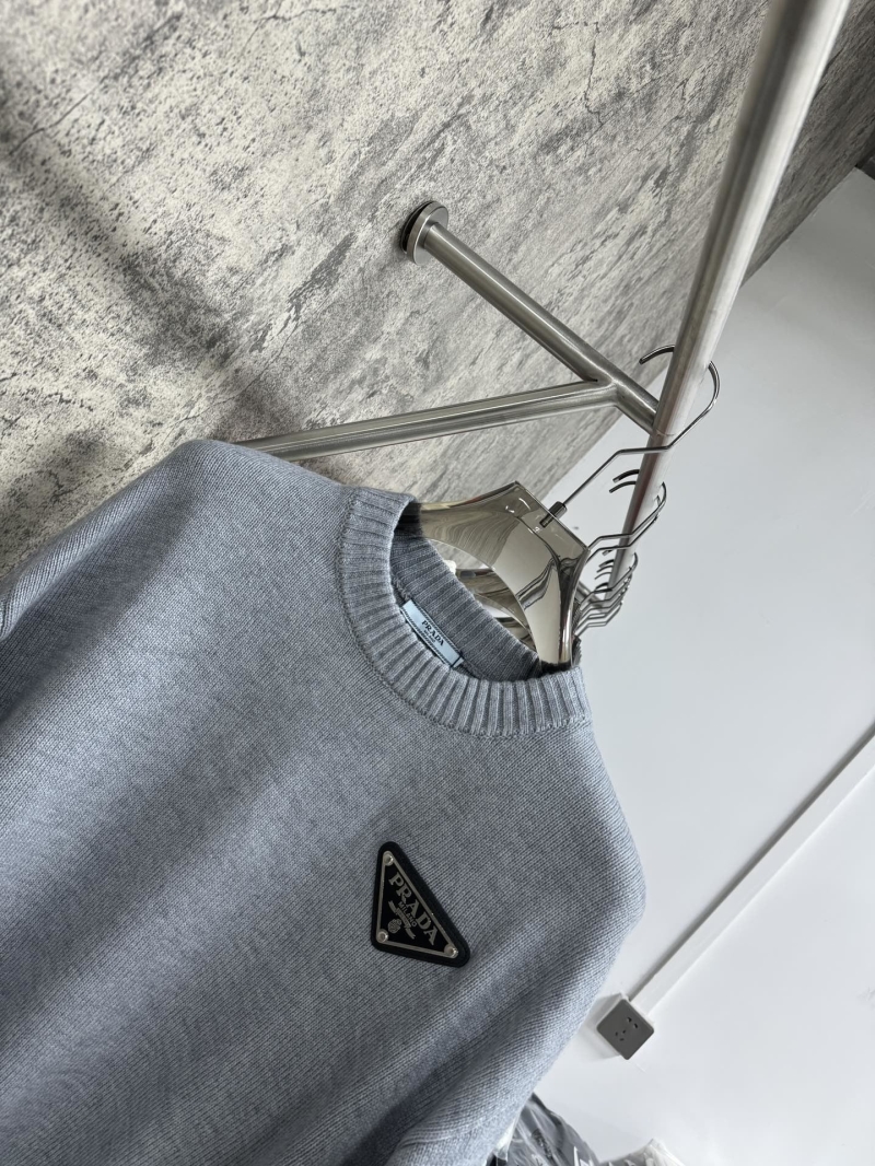 Pra*a sweater